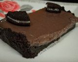 A picture of step 4 of Oreo tart with chocolate custard pudding.
