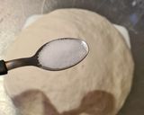 Foto del paso 4 de la receta: Pizza con todos los detalles, cantidades y esperas