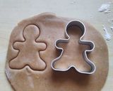 জিঞ্জারব্রেড কুকিজ (ginger bread cookies recipe in Bengali) রেসিপির ধাপ 8 ছবি