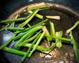 Hình bước làm 2 của món Canh Cá Trứng Muối Bắc Thảo