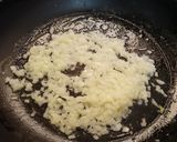 Foto del paso 2 de la receta: Omelette con cebollita y muzzarella