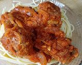 Foto del paso 2 de la receta: Espaguetis con albóndigas vegetarianas en salsa de cebolla con tomate