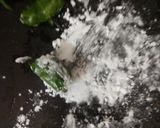 A picture of step 3 of Spinach roll in cheese sauce.