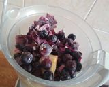 A picture of step 1 of Frozen Blueberry,pineapple, banana&kiwi smoothie#4weekschallenge.
