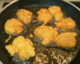 Foto del paso 9 de la receta: Buñuelos de langostinos con mayonesa de azafrán
