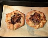 A picture of step 13 of Mushroom and egg Galette.