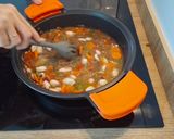 Foto del paso 3 de la receta: Guiso de calamarcitos con alubias