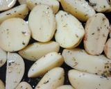Foto del paso 3 de la receta: Papines al horno con Oliva y romero