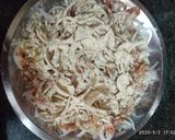A picture of step 2 of Onion Pakoda.