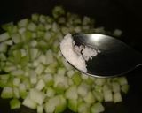 सिम्पल लौकी की सब्जी (simple Lauki ki sabji recipe in Hindi) रेसिपी चरण 3 फोटो