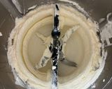 Foto del passaggio 6 della ricetta Cheesecake alla Vaniglia con Gelée al Mango🥧🥭