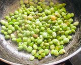 A picture of step 2 of Lilva beans Broccoli bhaji.