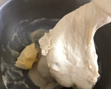 صورة لخطوة 1 من وصفة خبز الحليب 🥰 بنين 😋 وخفيف 😍😍