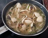 Foto del paso 12 de la receta Alubias blancas con almejas