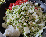 Foto del paso 1 de la receta: Arroz 🍱de coliflor🥦 con calabacin, pimiento rojo y mostaza🍛🍚🌶️