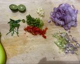 Foto langkah ke 1 dari resep Sambal Matah khas Bali.