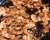 Foto del paso 2 de la receta: Muslos de Pollo con champiñones