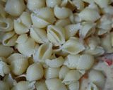 A picture of step 8 of White Sauce Pasta.