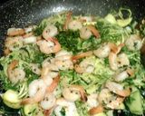 Foto del paso 4 de la receta: Espaguettis de zucchinis con camarones