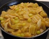 Foto del paso 4 de la receta: Cardo con uvas blancas y toque de frutos secos