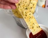 Foto langkah ke 7 dari resep Garlic Bread Sat Set Modal Roti Tawar.