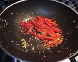 A picture of step 2 of Tagliatelle prawns.