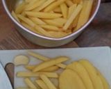 Foto langkah ke 1 dari resep French fries (Kentang Goreng).