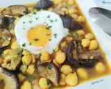 Foto del paso 7 de la receta: Potaje de garbanzos con boletus, shiitake y huevo poché