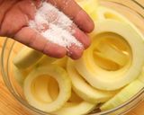 Parmezános rántott cukkini sütőben sütve recept fázis 4 fotója