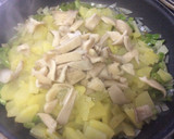 Foto del paso 3 de la receta: Revuelto de patatas, espárragos y setas ostra 🥔🍄