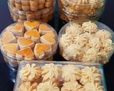 Foto langkah ke 4 dari resep Semprit Dahlia Butter Cookies.