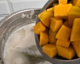 Foto langkah ke 4 dari resep Sayur Bobor Bayam Labu Kuning.