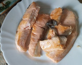 Foto del paso 1 de la receta: Salmón en salsa de mandarina con romero