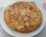 Foto del paso 5 de la receta: Tortilla de patatas y verduras🥔🍆🌶