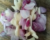 Foto langkah ke 2 dari resep Kikil sapi masak kecap.