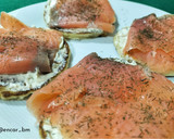 Foto del paso 4 de la receta: Pancakes con mousse de queso fresco con aceitunas, y salmón