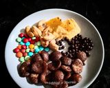 Foto langkah ke 3 dari resep Milk Choco Crunch.