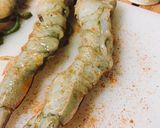 รูปขั้นตอนการทำที่ 2 ของ ย่างกุ้งสายสามัญ