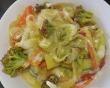 Foto del paso 12 de la receta: Plato de vegetales salteados cremosos con pasta🥦🌶️🧅🥕🍝