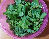 Foto del passaggio 2 della ricetta Cime di rapa alla salentina con uvetta e pinoli 🌶