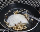 चाशनी गुजिया परतों वाली नमक पारे (chasni gujiya parato wali namak pare recipe in Hindi) रेसिपी चरण 2 फोटो