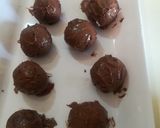A picture of step 7 of Cake Pops Truffle Bouquet #foodiesandfriends.