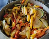 Foto del paso 3 de la receta: Vegetales salteados con salsa soja dulce y picante🥘🥙🌮