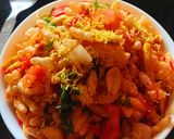 A picture of step 4 of Schezwan Kurmura Bhel.