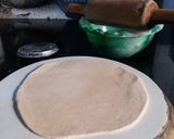 A picture of step 4 of Palak paratha.