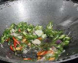 Foto langkah ke 4 dari resep Tumis Ikan Asin Jambal Tempe Cabe Ijo.