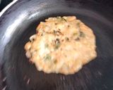A picture of step 3 of Paneer potato pancake.