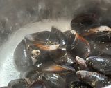 Foto del paso 4 de la receta: Mejillones a la crema
