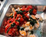 Une image de l'étape 8 de Salade de crevettes sauvages aux tomates, coriandre et citron.