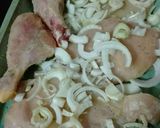 Foto del paso 1 de la receta: Pollo con mostaza e hinojo y papas al curry